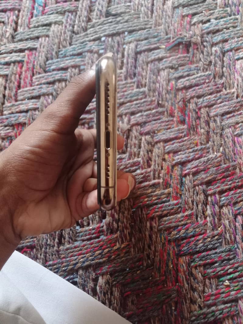 Apple iPhone 11 Pro 1