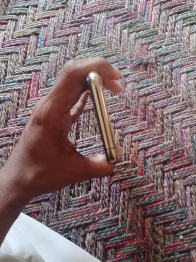 Apple iPhone 11 Pro 2