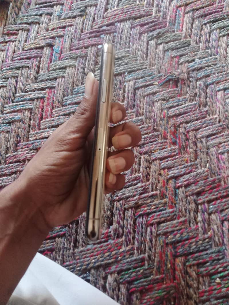 Apple iPhone 11 Pro 3