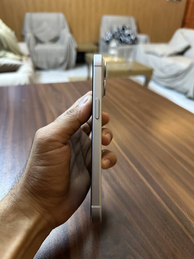 Apple iPhone 15 4