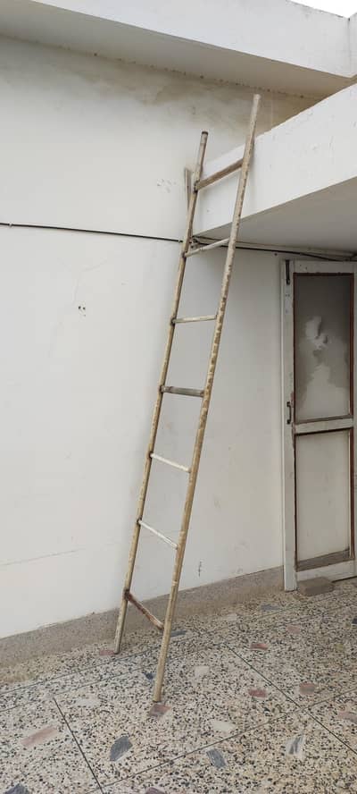 upper stairs Ms Pipe