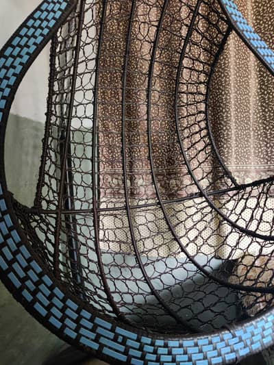 Hanging swing chair
