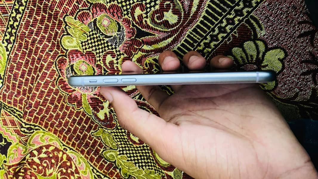 Apple iPhone 11 2