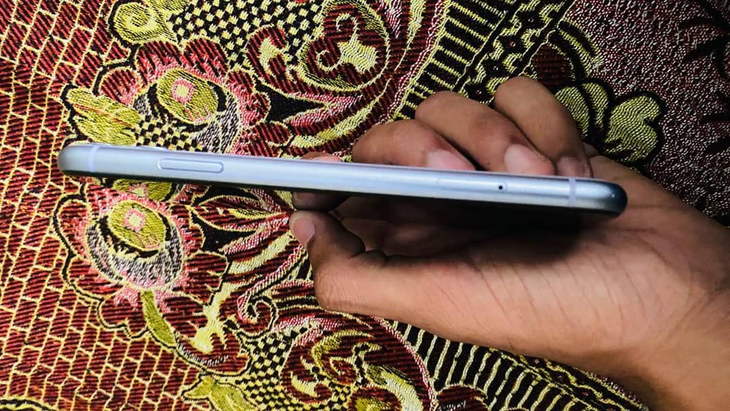 Apple iPhone 11 3