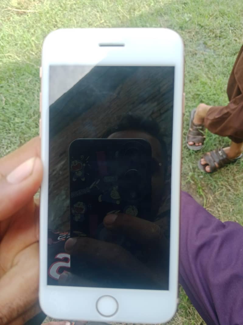 Apple iPhone 8 0