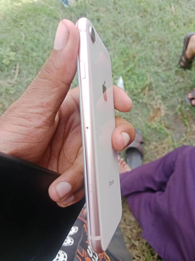 Apple iPhone 8 2