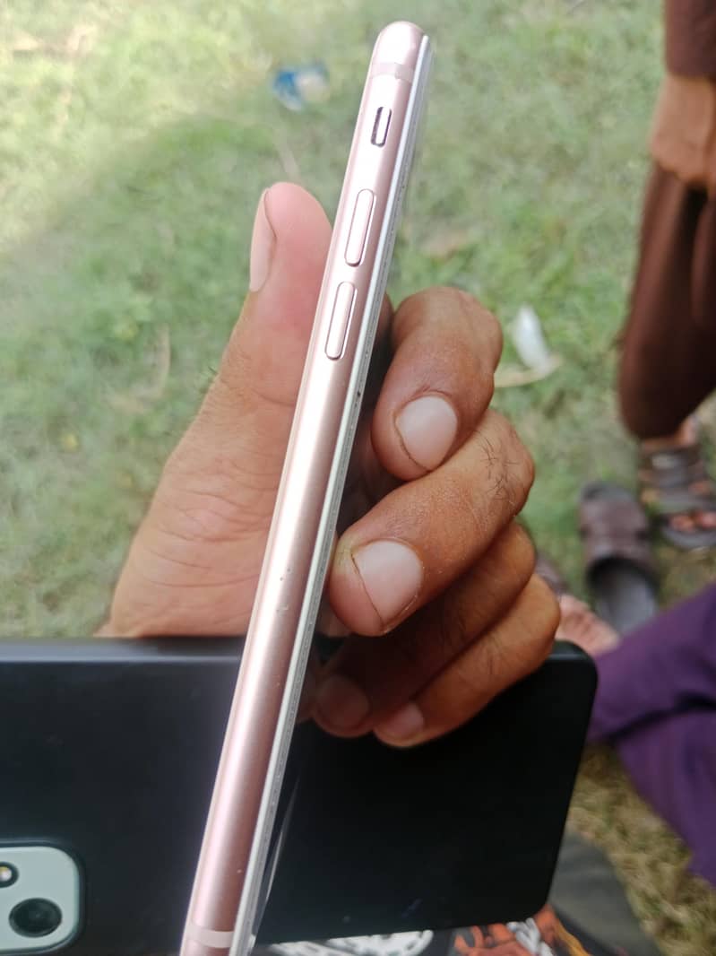 Apple iPhone 8 3