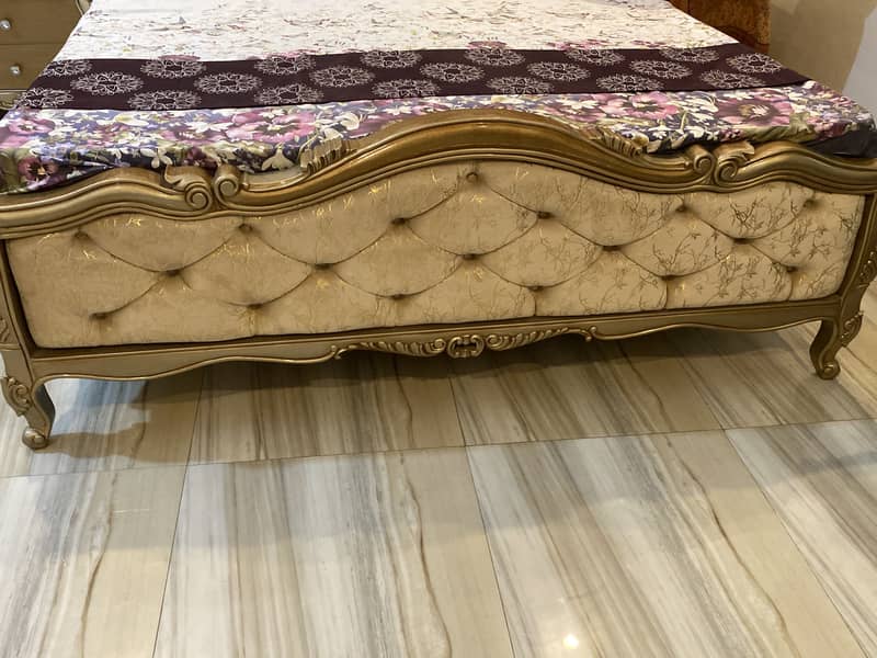 Crown bed 1
