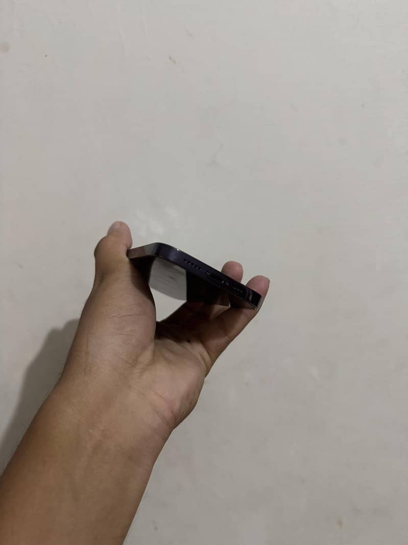 Apple iPhone 14 Pro 2