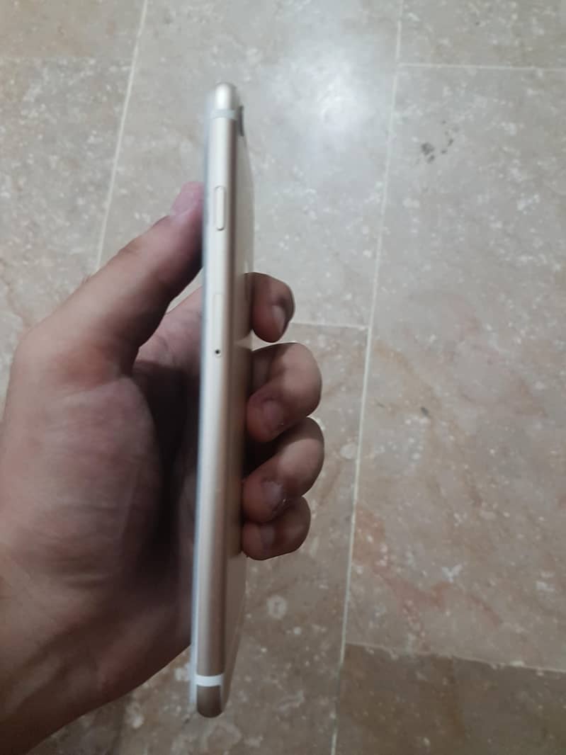 Apple iPhone 6S Plus 4