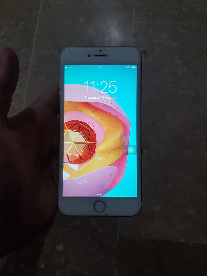 Apple iPhone 6S Plus 5