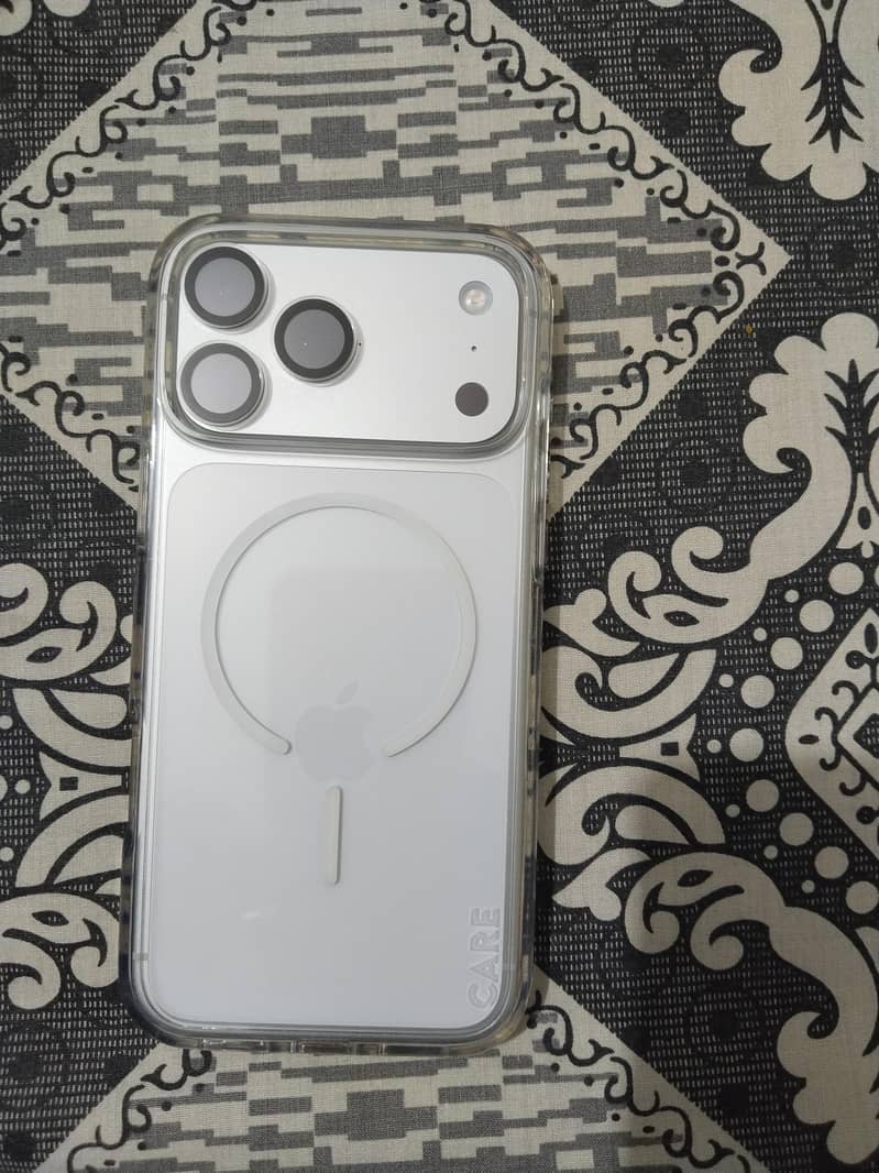 Apple iPhone 17 Pro Max 1