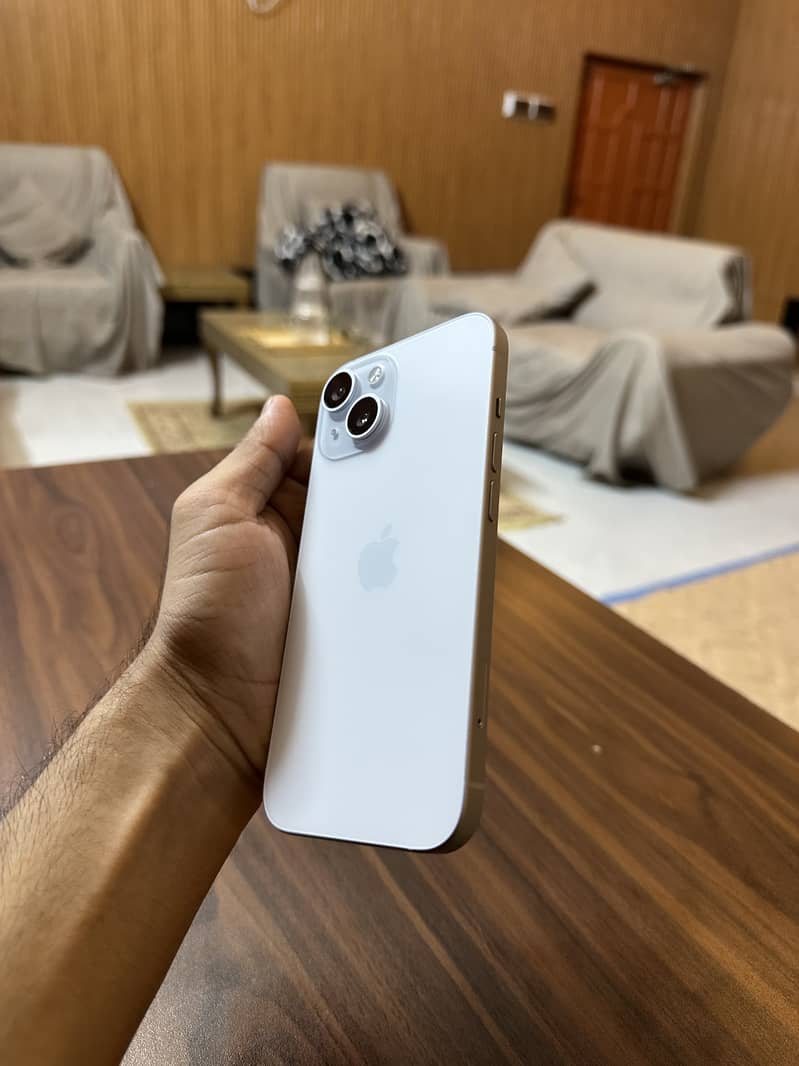 Apple iPhone 15 2