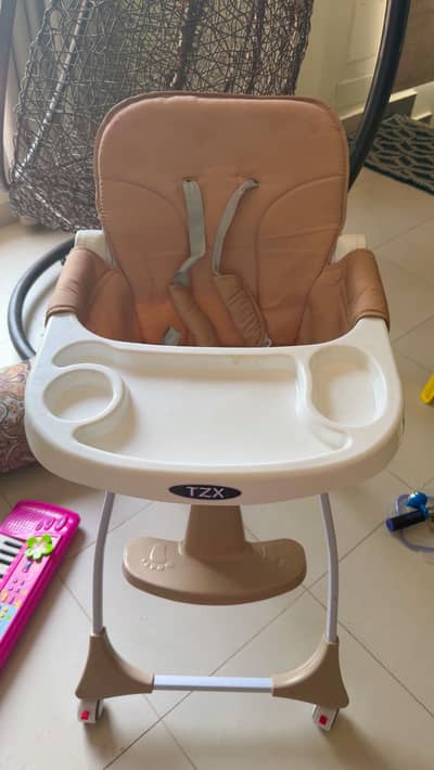 Baby feeding high chair
