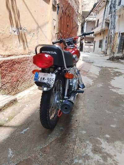 Honda 125 with all genuine condition