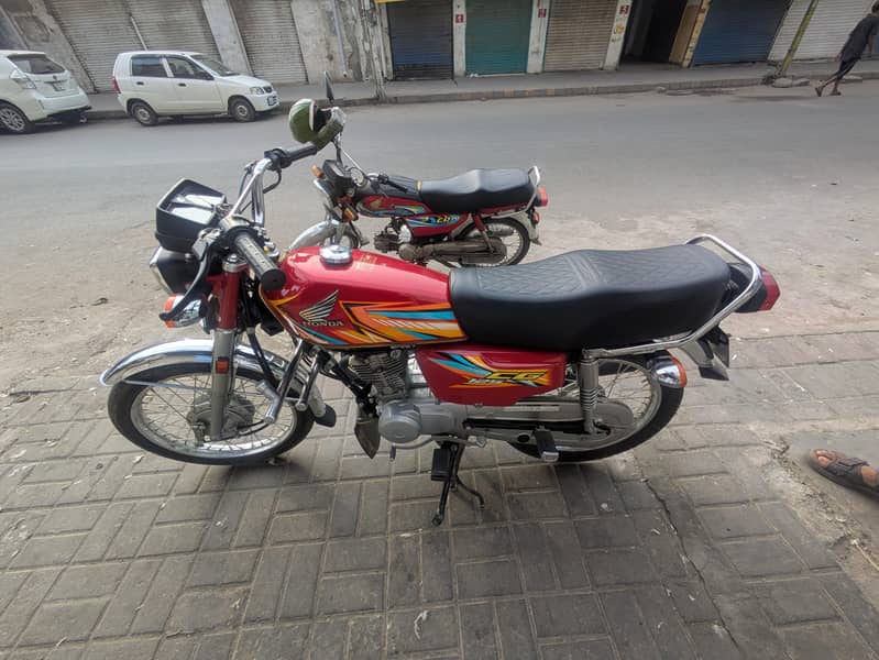 بائیک بلکل صاف ہے کوئ کام نئ ہونے والا 3