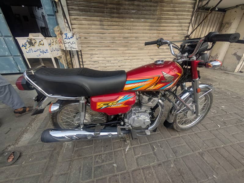 بائیک بلکل صاف ہے کوئ کام نئ ہونے والا 4