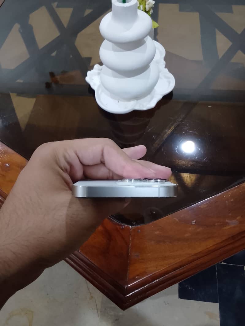 Apple iPhone 13 Pro 1