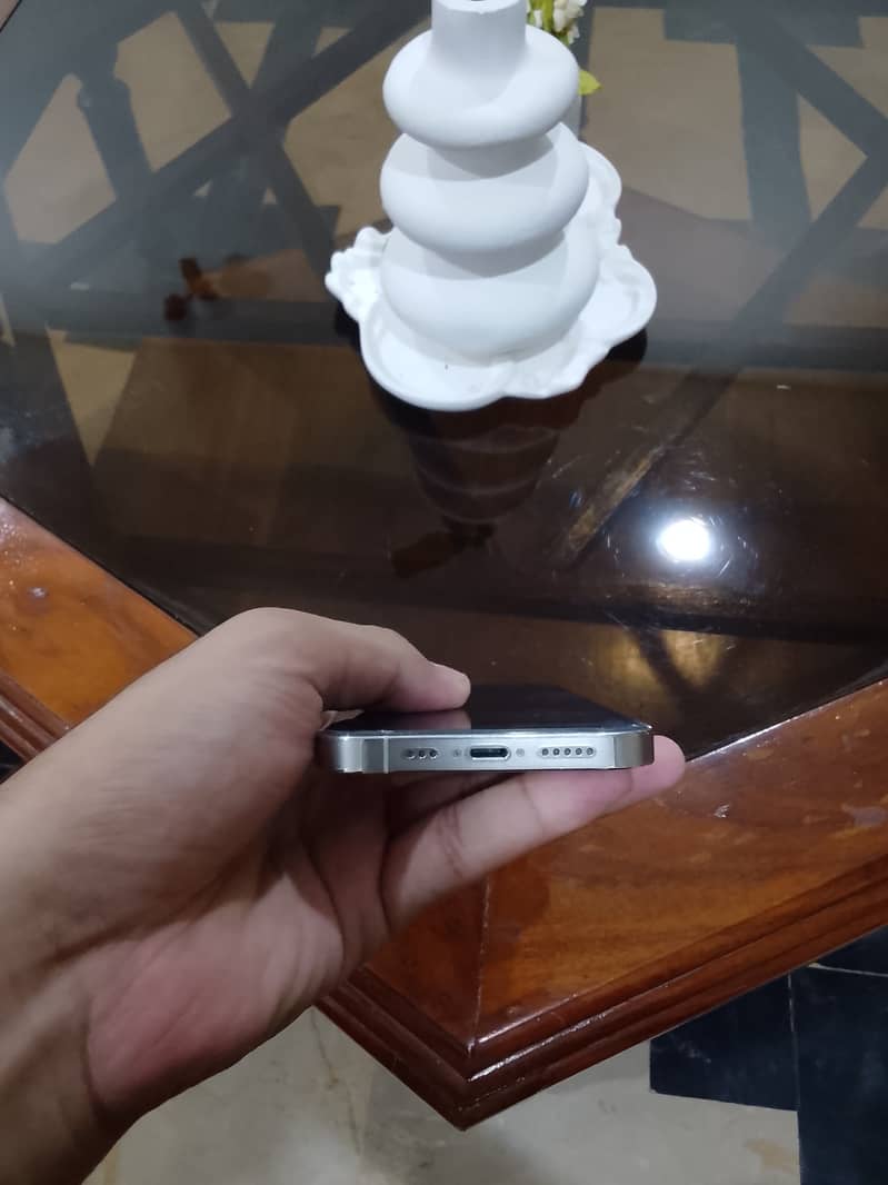 Apple iPhone 13 Pro 6
