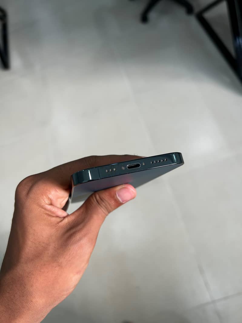 Apple iPhone 12 Pro 3