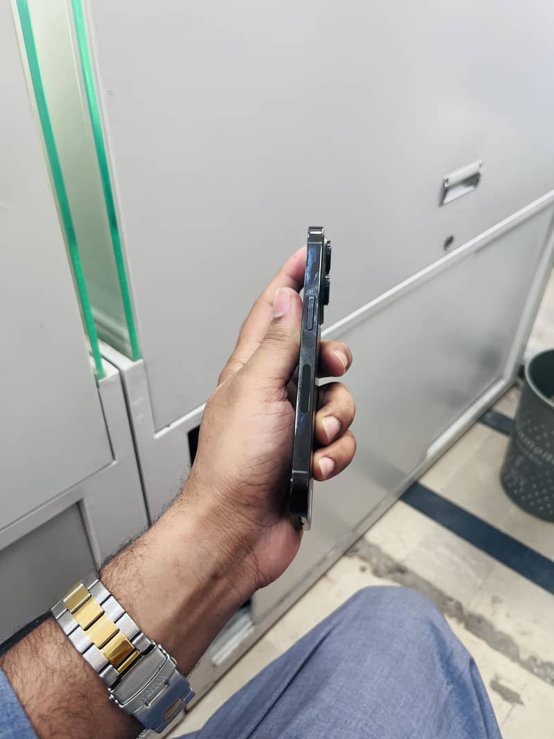 Apple iPhone 14 Pro 0