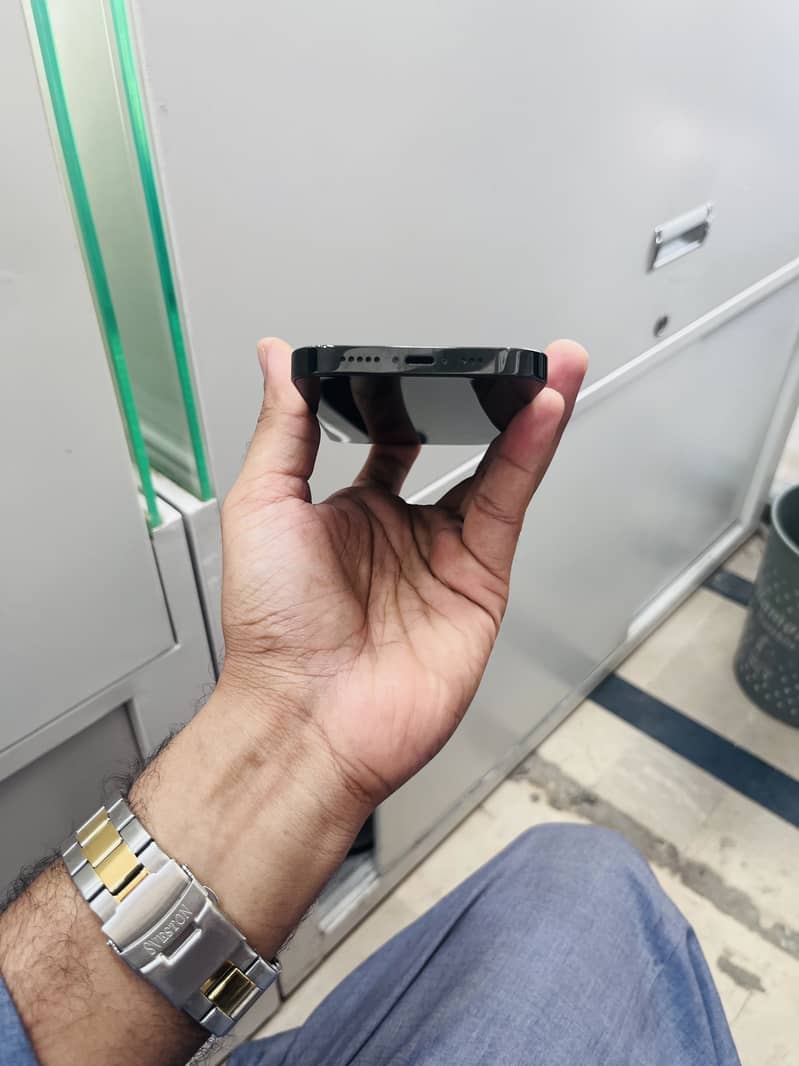 Apple iPhone 14 Pro 2