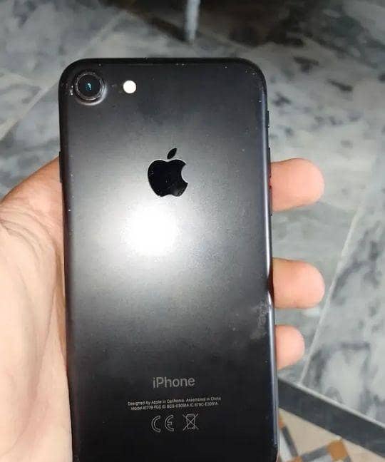 Apple iPhone 7 0