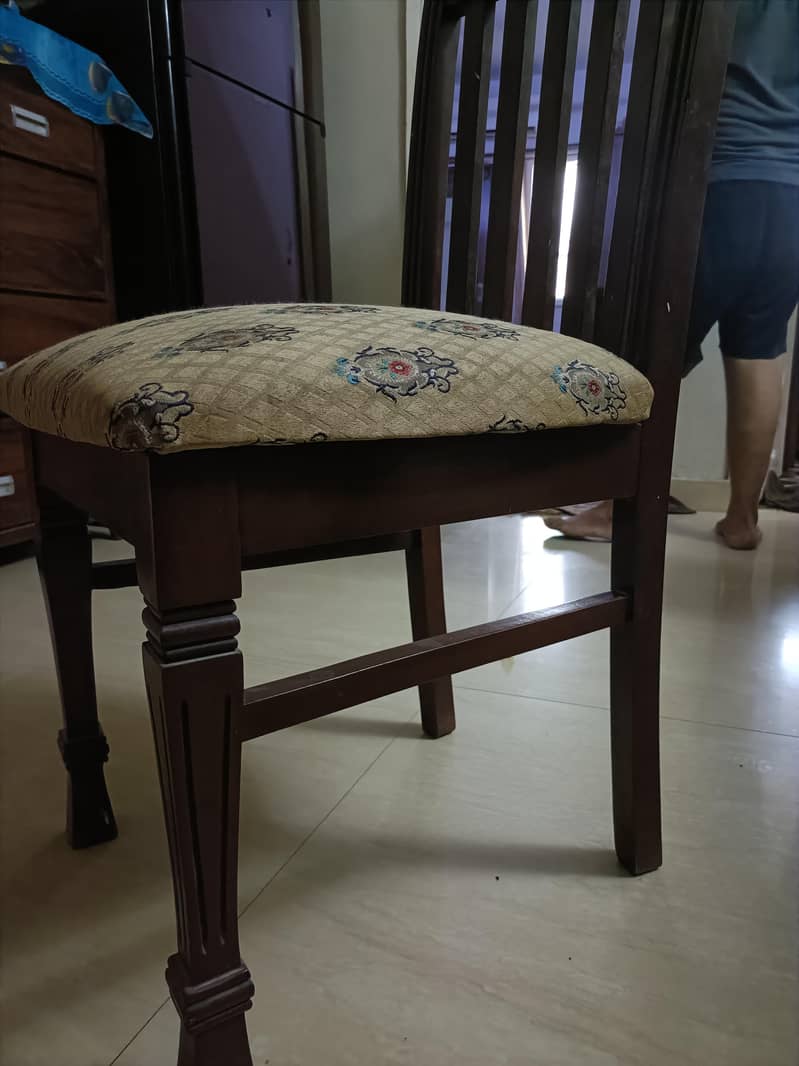 wooden dining table 4