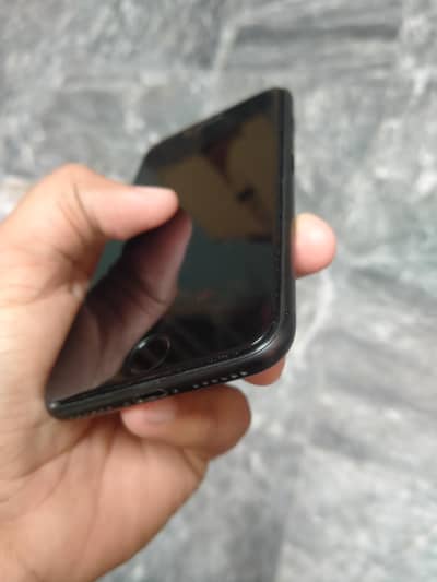 Apple iPhone 7