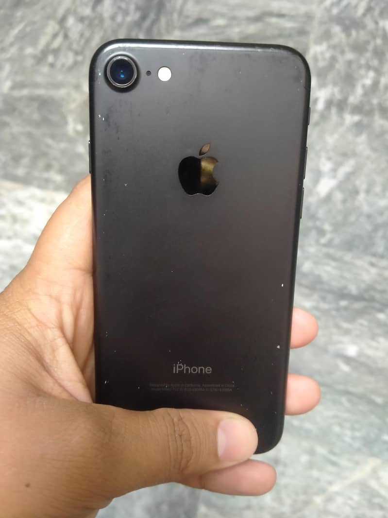 Apple iPhone 7 1