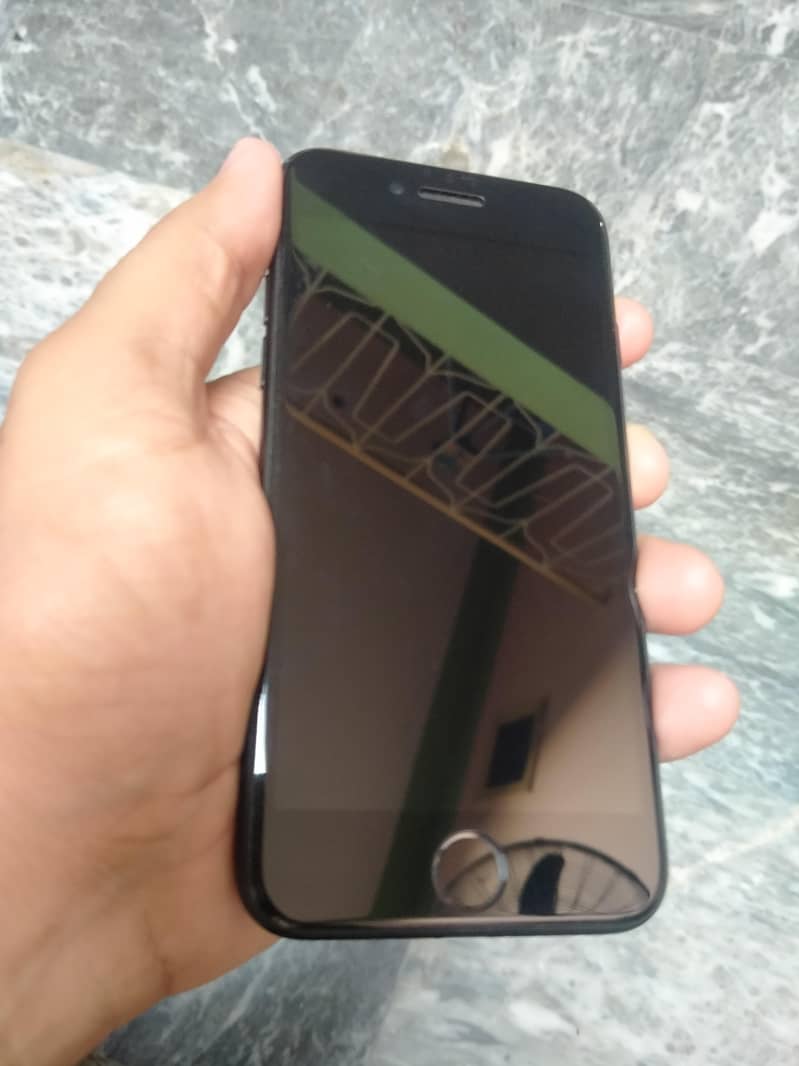 Apple iPhone 7 4