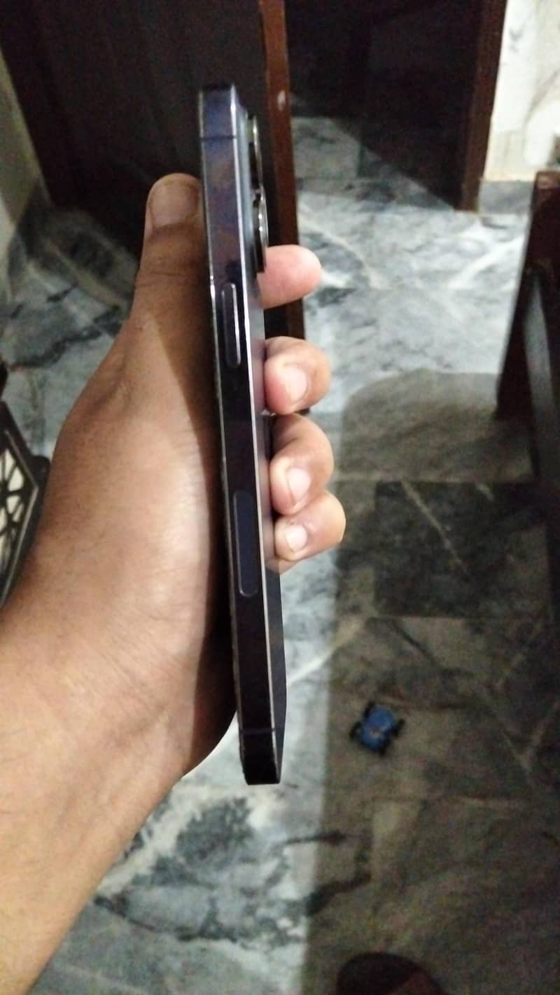 Apple iPhone 14 Pro Max 1