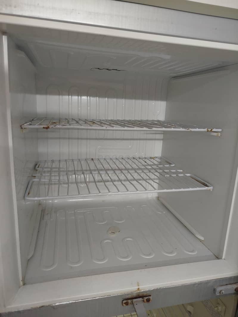 pel fridge 0