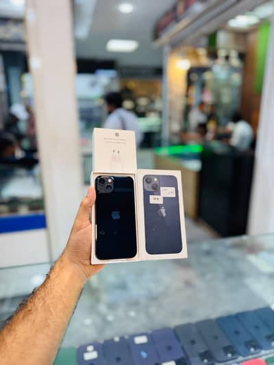 Apple iPhone 13
