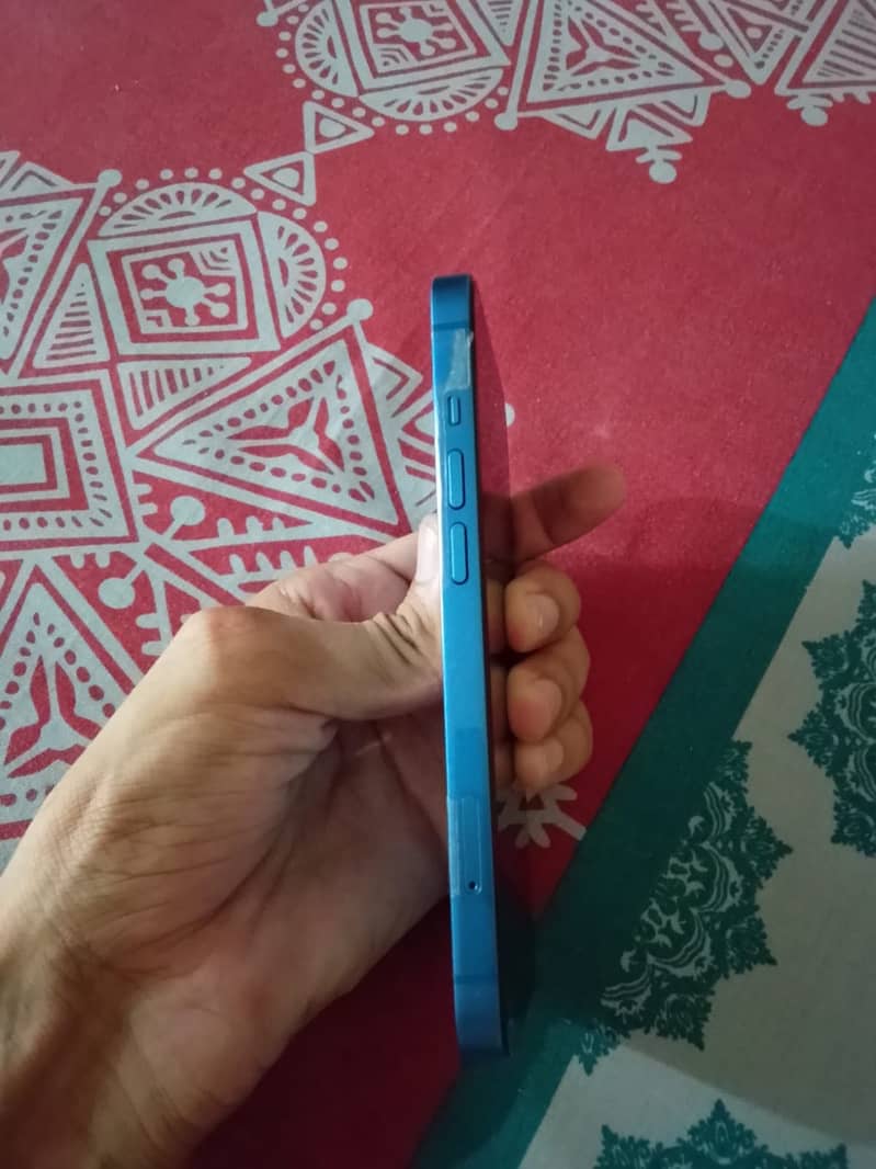 Apple iPhone 13 3