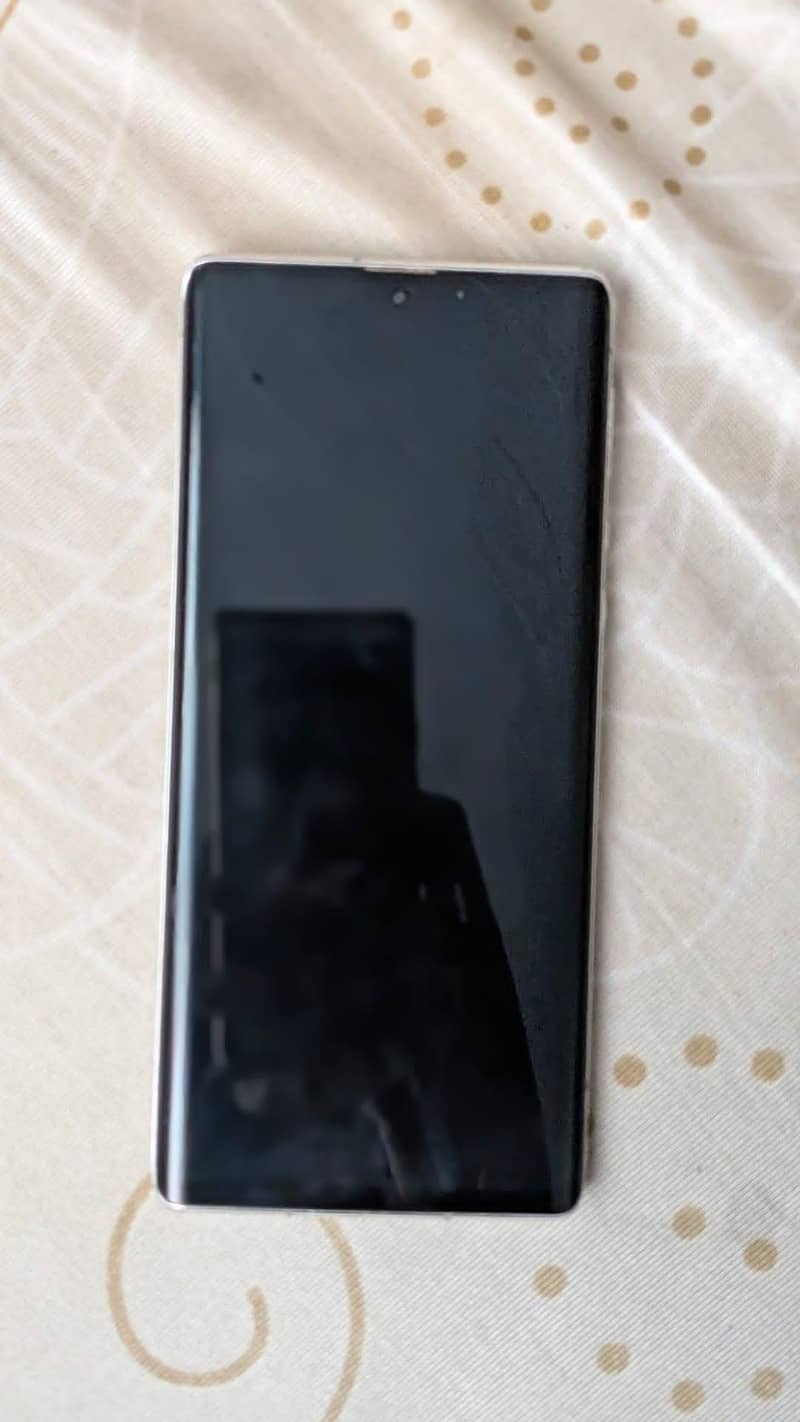 Sharp Aquos Zero6 1