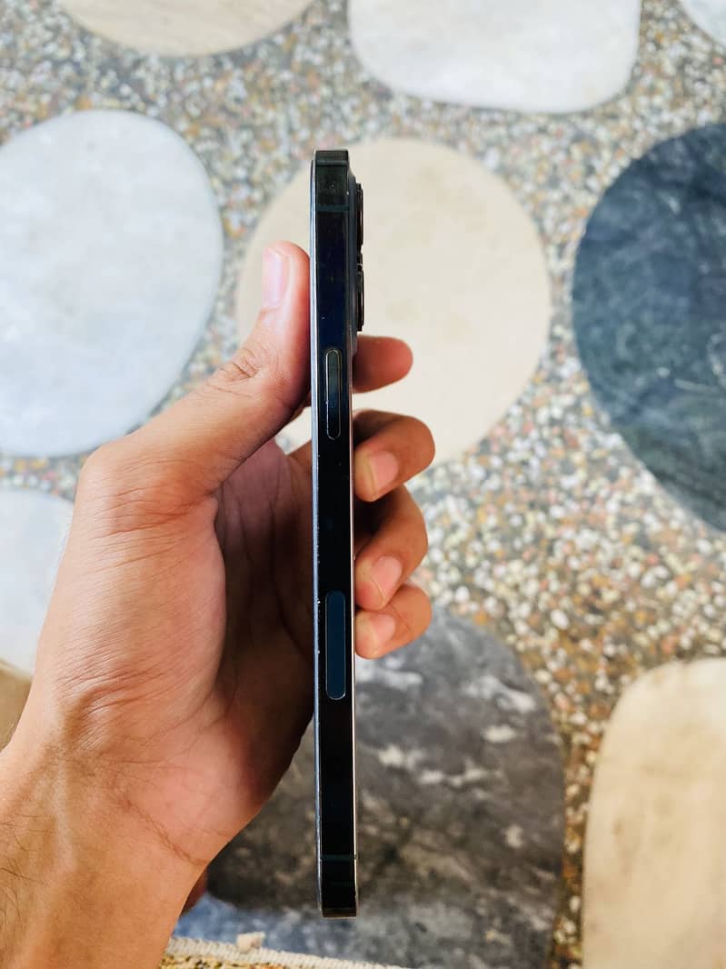 Apple iPhone 12 Pro Max 3