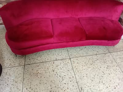 sofa in goid conditions