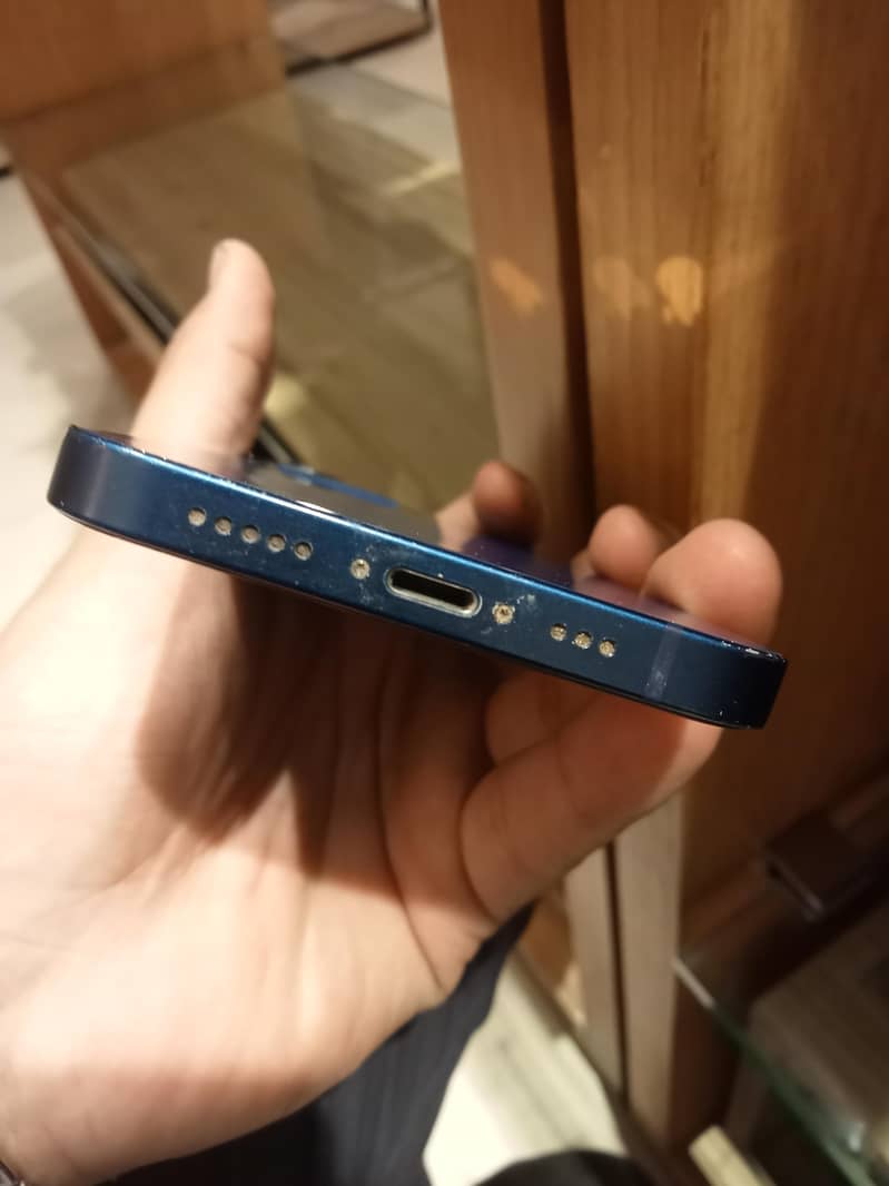 Apple iPhone 12 2