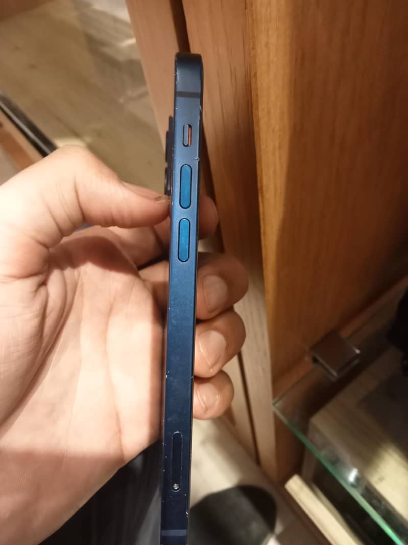 Apple iPhone 12 3