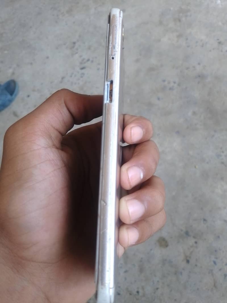 OPPO A57 0