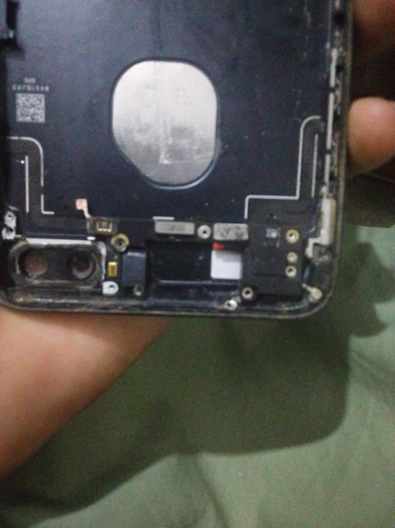 Apple iPhone 7 Plus 6