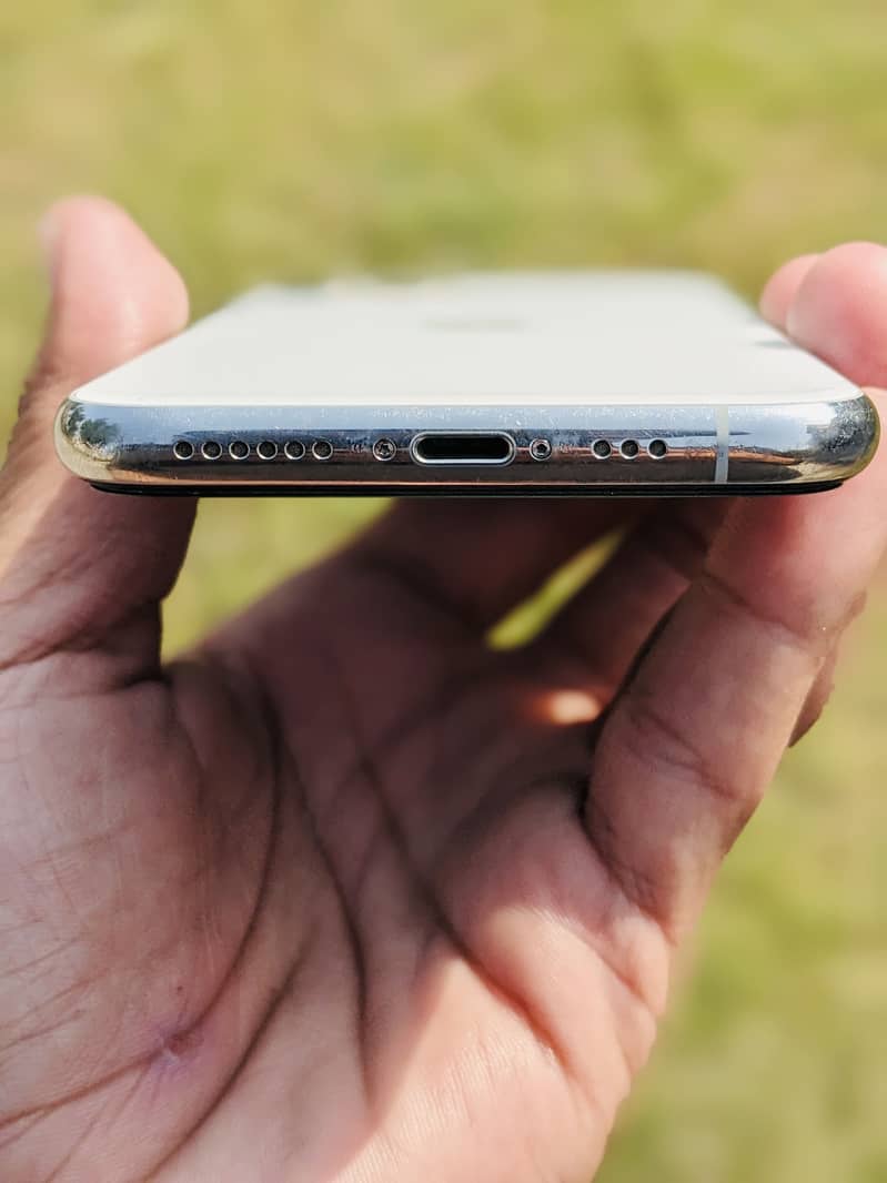 Apple iPhone 11 Pro 1