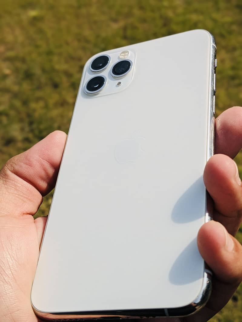 Apple iPhone 11 Pro 3