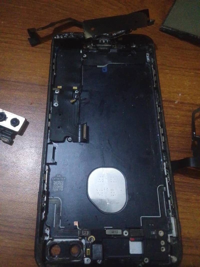 Apple iPhone 7 Plus 2