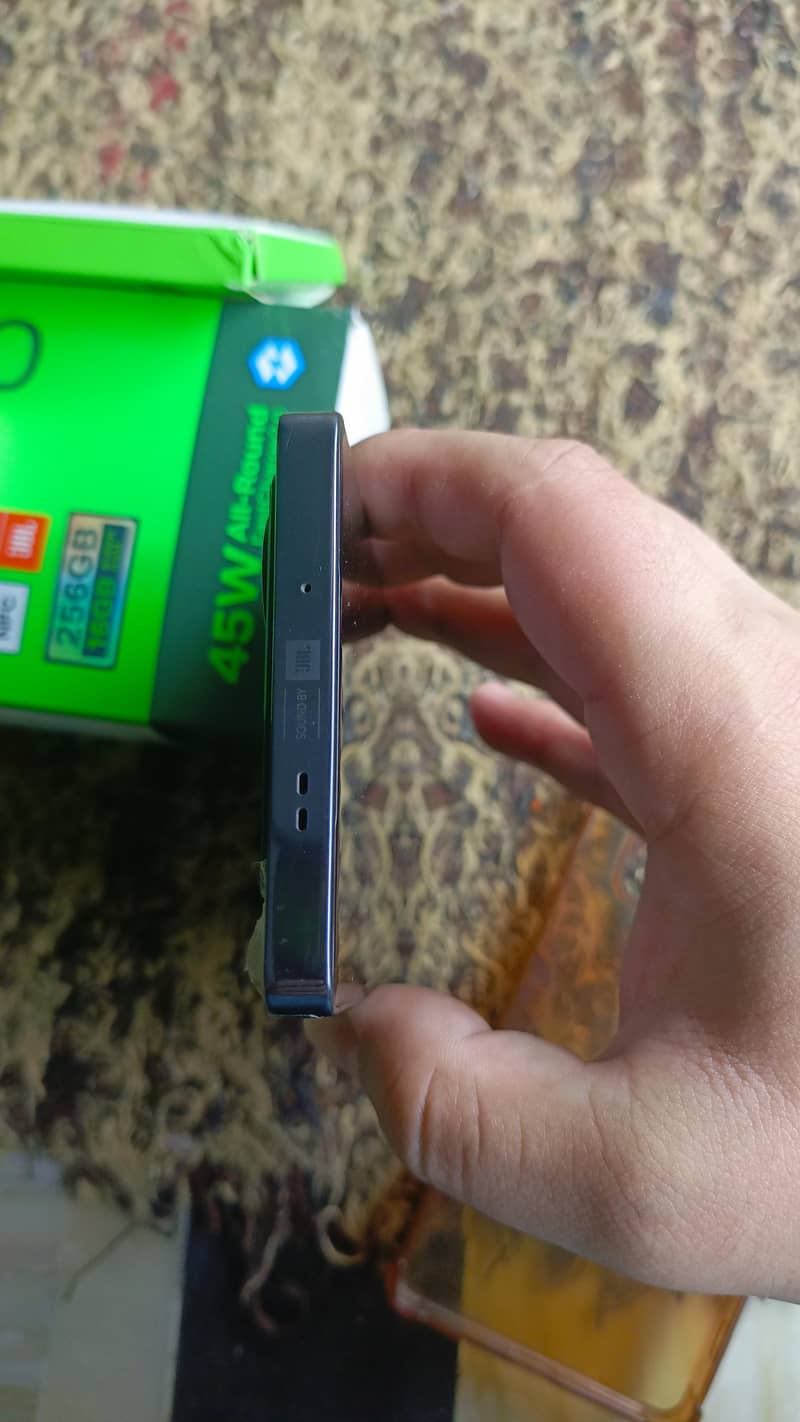 Infinix Note 40 4