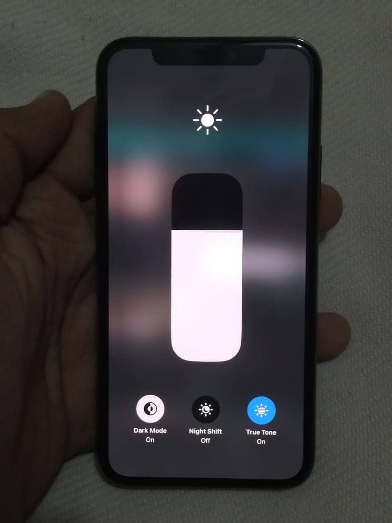 Apple iPhone X 4