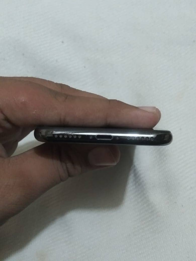 Apple iPhone X 5