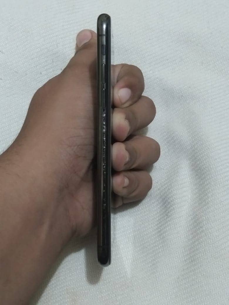 Apple iPhone X 6