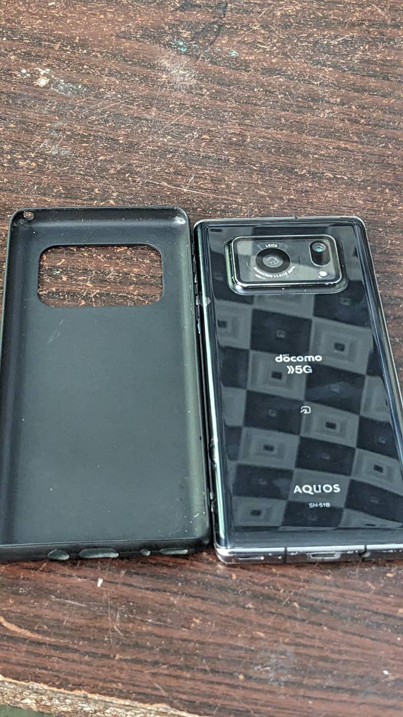 Sharp Aquos r6 0